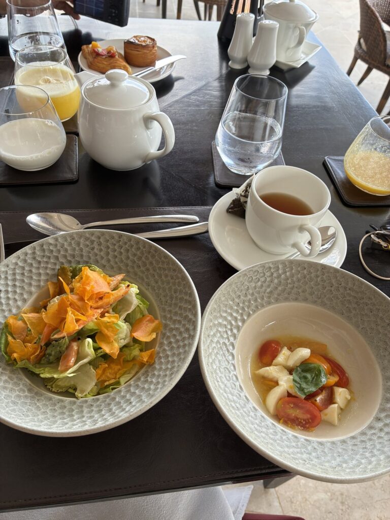 DAVAの朝食のテーブル